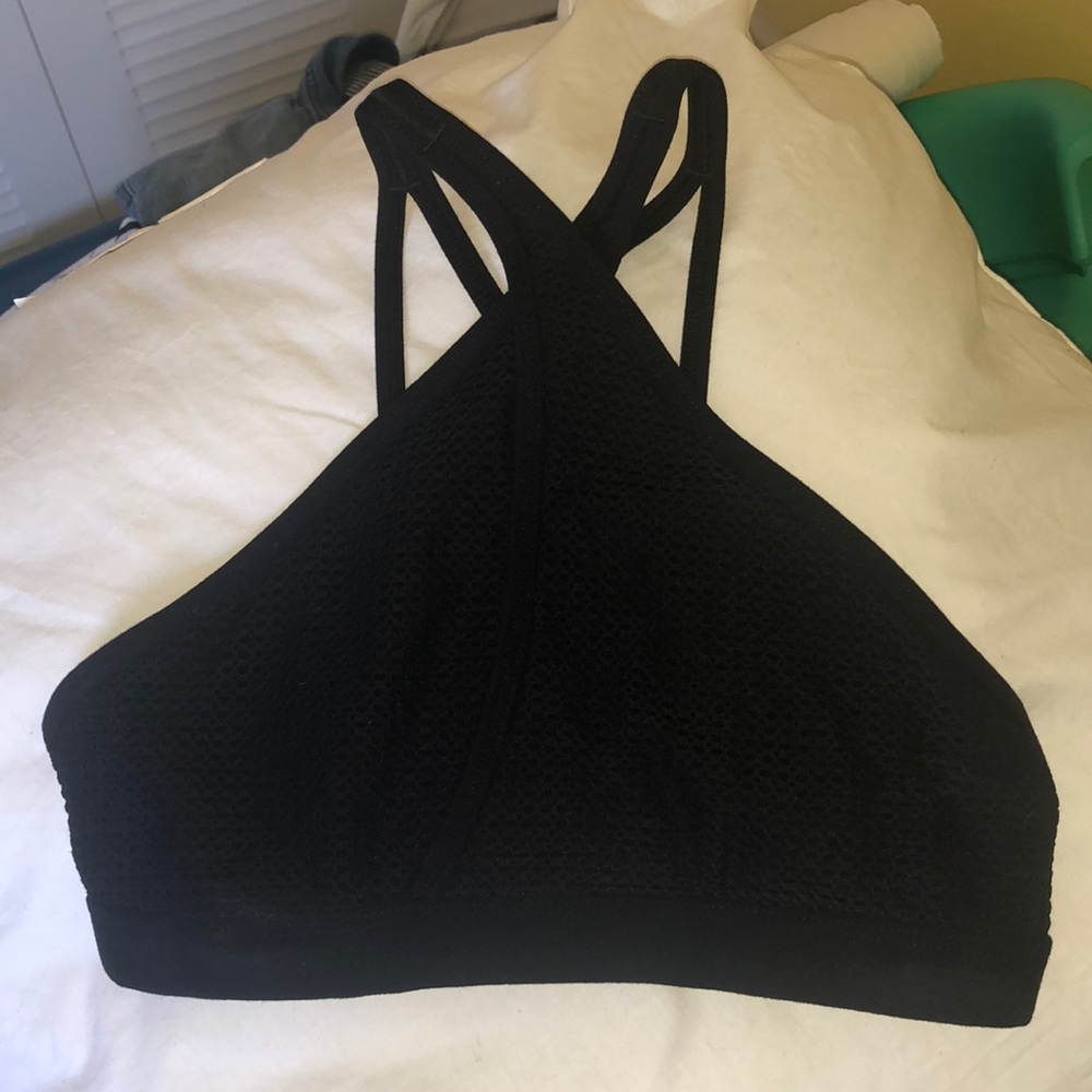 Sexy Black Crisscross Sports Bra